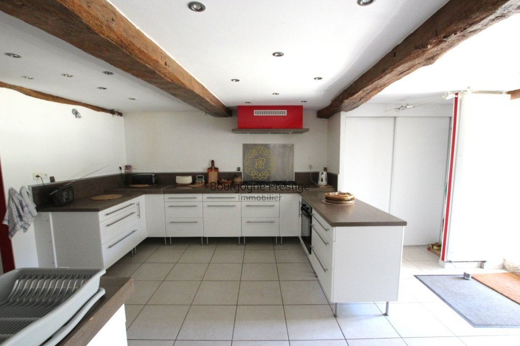 PROPRIETE A VENDRE - TOURNUS - 235 m2 - 339 000 &euro;
