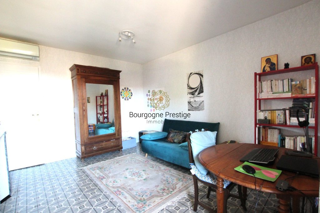 PROPRIETE A VENDRE - TOURNUS - 235 m2 - 339 000 &euro;