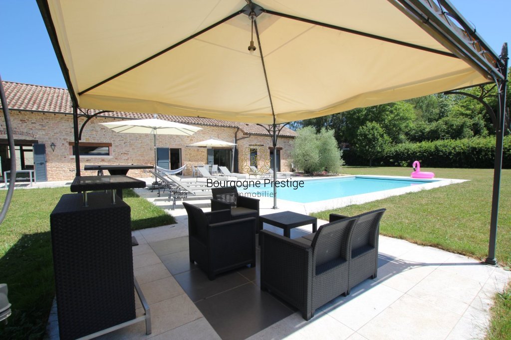 PROPRIETE A VENDRE - TOURNUS - 338 m2 - 845 000 &euro;