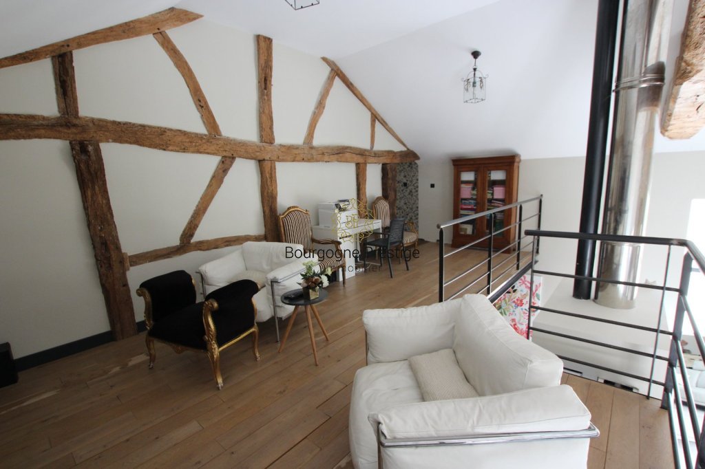 PROPRIETE A VENDRE - TOURNUS - 338 m2 - 845 000 &euro;