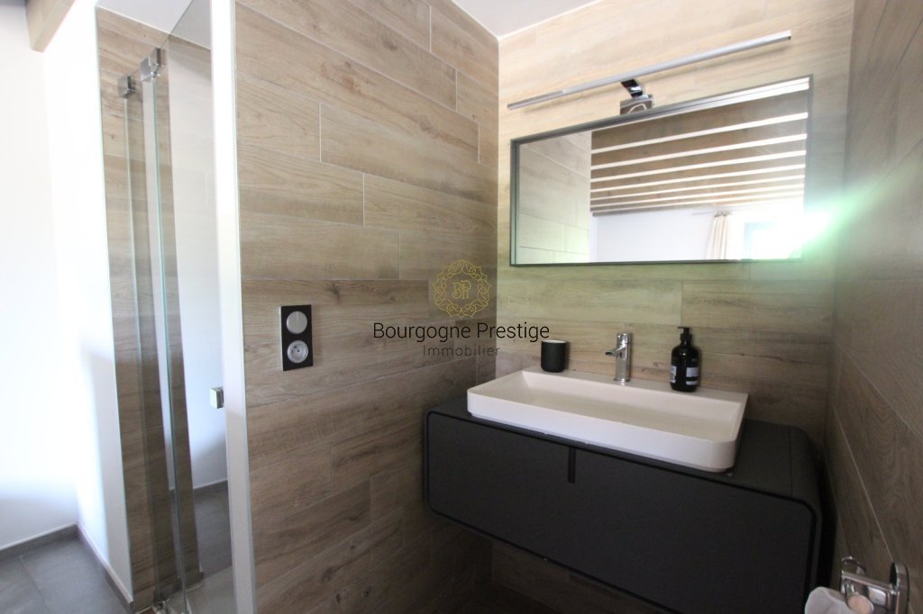 PROPRIETE A VENDRE - TOURNUS - 338 m2 - 845 000 &euro;