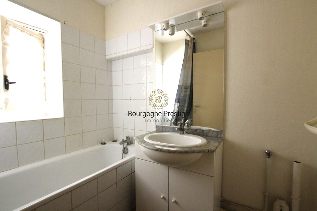 APPARTEMENT T1 A VENDRE - TOURNUS - 41 m2 - 65 000 €