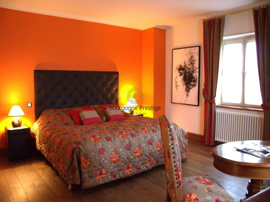 APPARTEMENT T4 A VENDRE - TOURNUS - 200 m2 - 350�000�&euro;