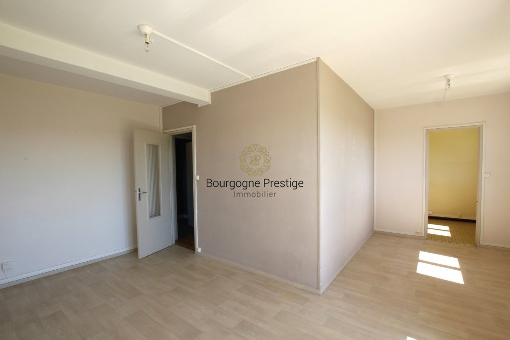 APPARTEMENT T4 A VENDRE - TOURNUS - 68.29 m2 - 72 000 &euro;