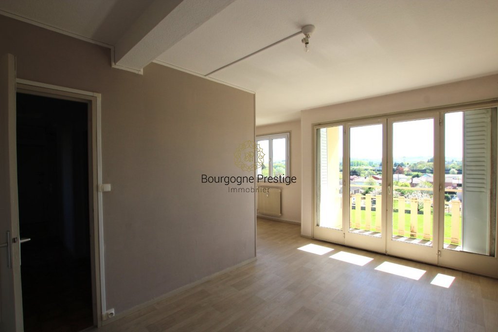 APPARTEMENT T4 A VENDRE - TOURNUS - 68.29 m2 - 72 000 &euro;