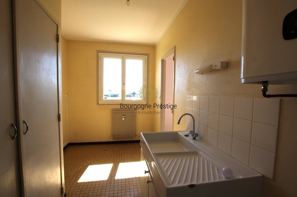 APPARTEMENT T4 A VENDRE - TOURNUS - 68.29 m2 - 72 000 &euro;